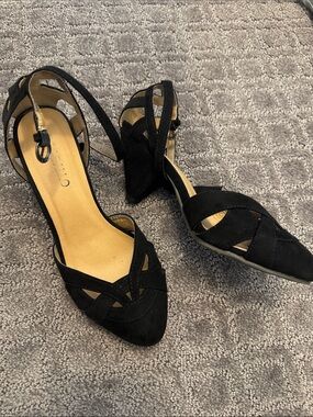 Vintage Style Black Suede Strappy Heels